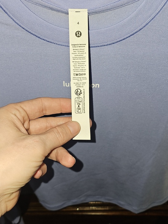 Lululemon Jersey Training Long Sleeve WORDMARK! NWTS, SZ 4! DULI! - Picture 5 of 11